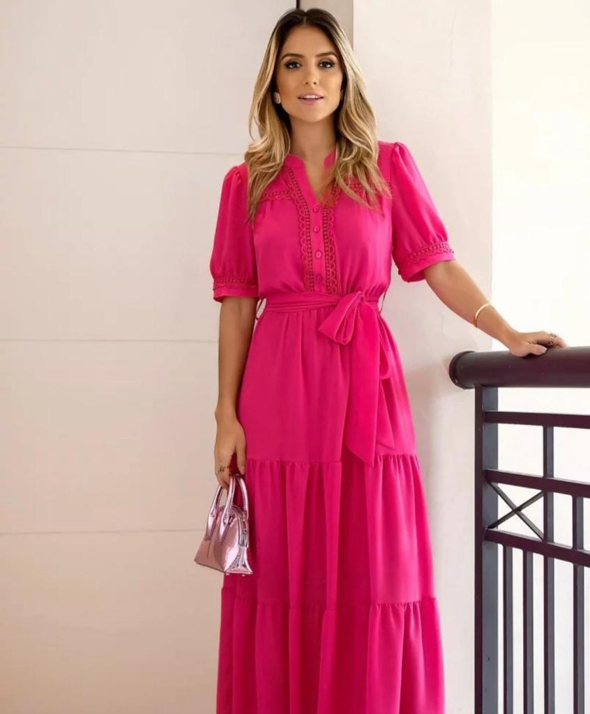 VESTIDO MIDI EM CREPE DETALHE RENDA.