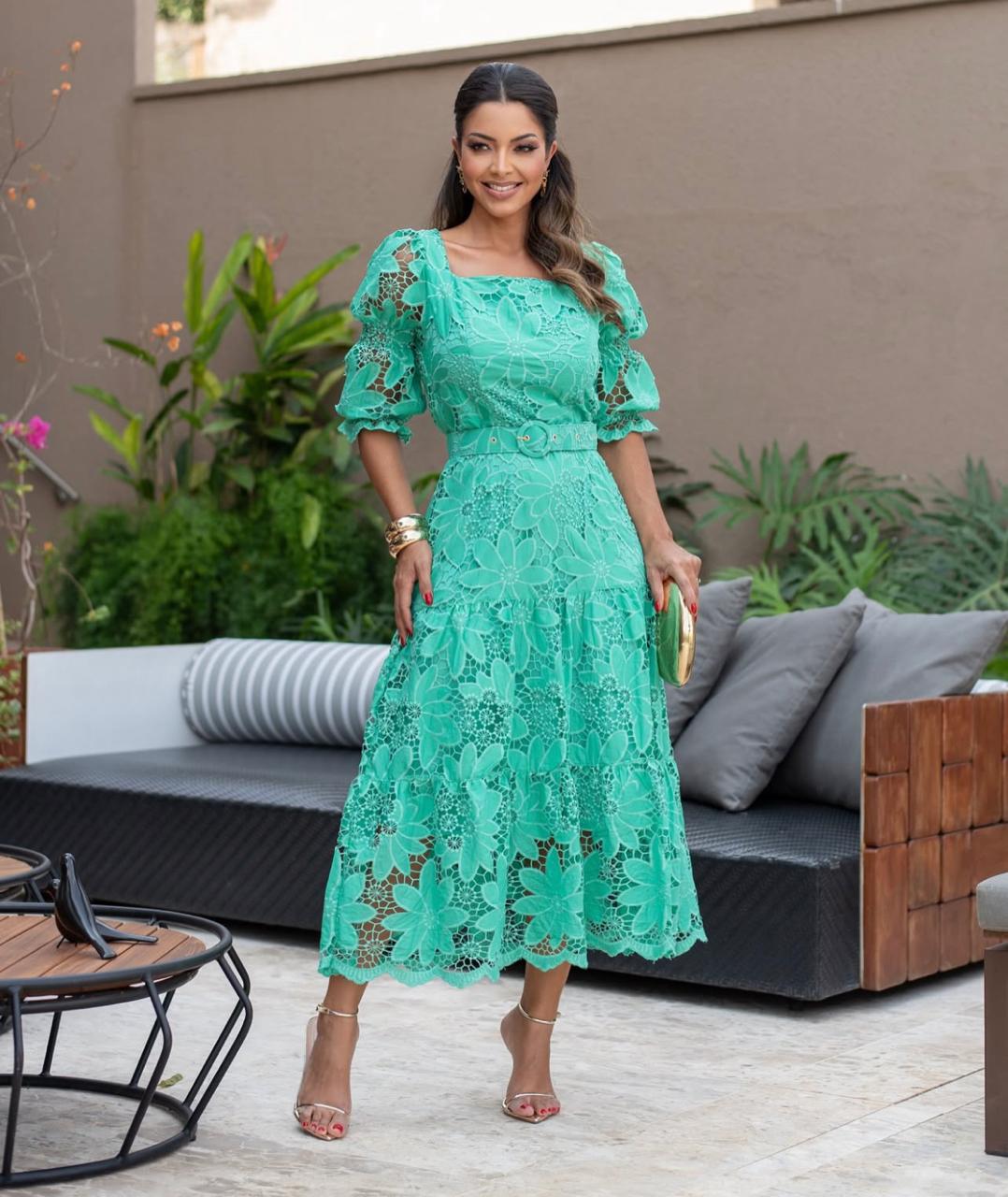 VESTIDO RENDA VERDE.